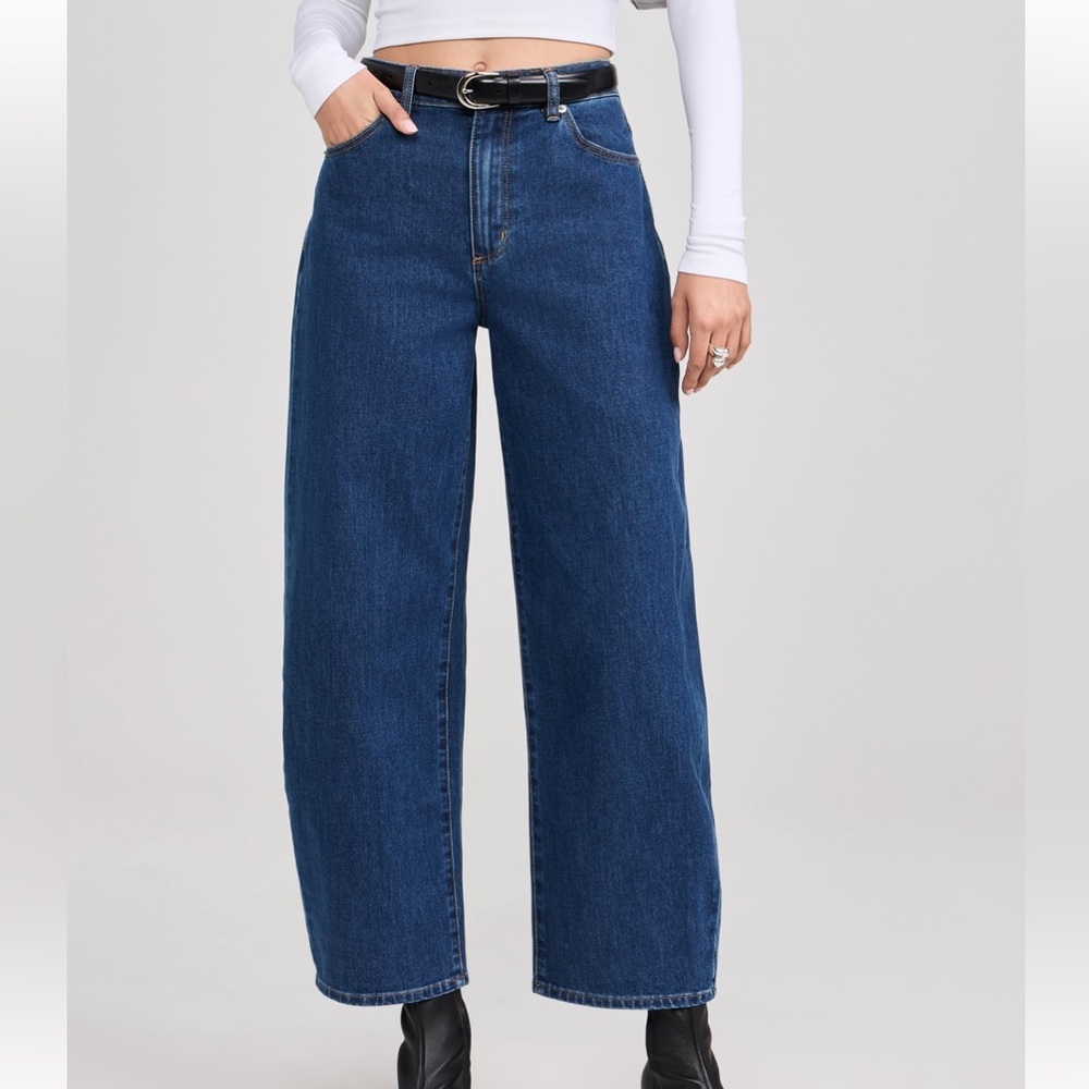 Rolla’s Gigi Barrel Forever jeans in dark denim. Size 27.